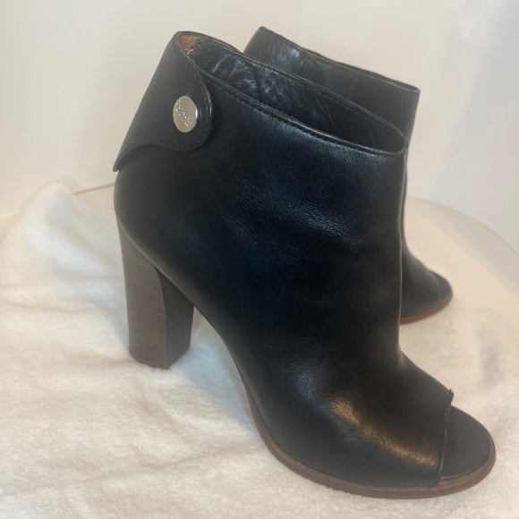 Coach size 8 women’s black leather open toe booties with heels - Picture 7 of 15